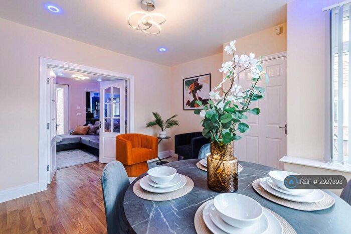 2 Bedroom Detached House To Rent In Albert Gardens, Manchester, M40