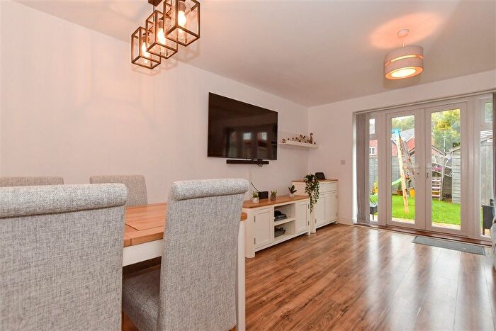 2 Bedroom End Terrace House For Sale In Perrin Road, Maidstone, Kent, ME17