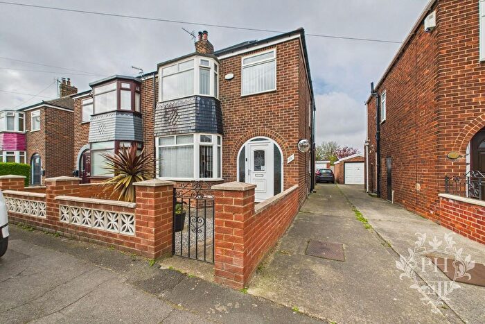 4 Bedroom Semi-Detached House For Sale In Park Avenue, Middlesbrough, TS6