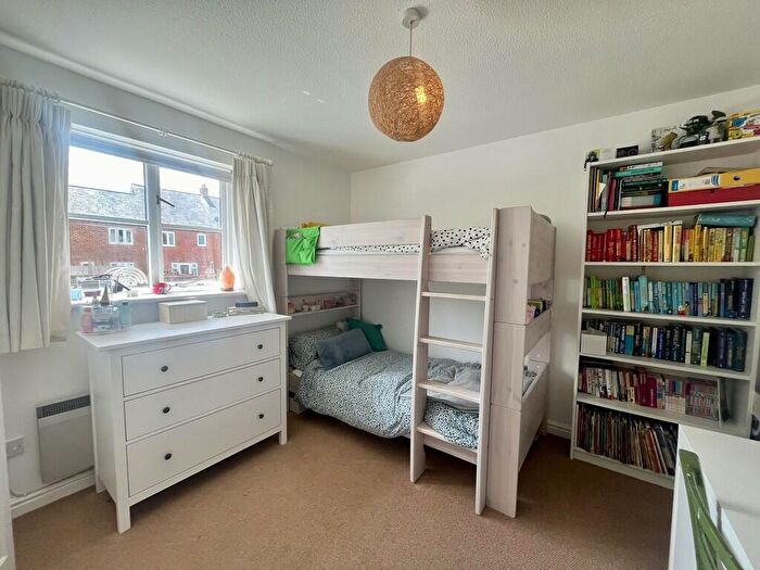 3 Bedroom Terraced House For Sale In Barn Close, Kintbury, RG17
