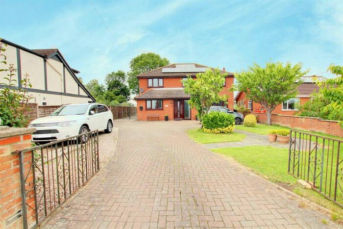 4 Bedroom Detached House For Sale In Sutton Road, Huttoft, LN13