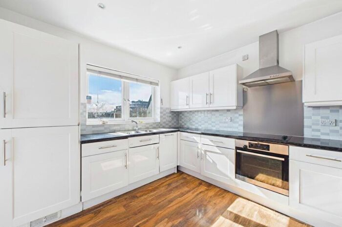 2 Bedroom Flat To Rent In Lewis Court, Moorbridge Road, Maidenhead, Berkshire, SL6