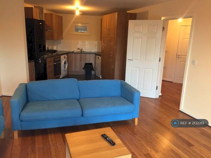 2 Bedroom Flat To Rent In Poplar Place, London, SE28