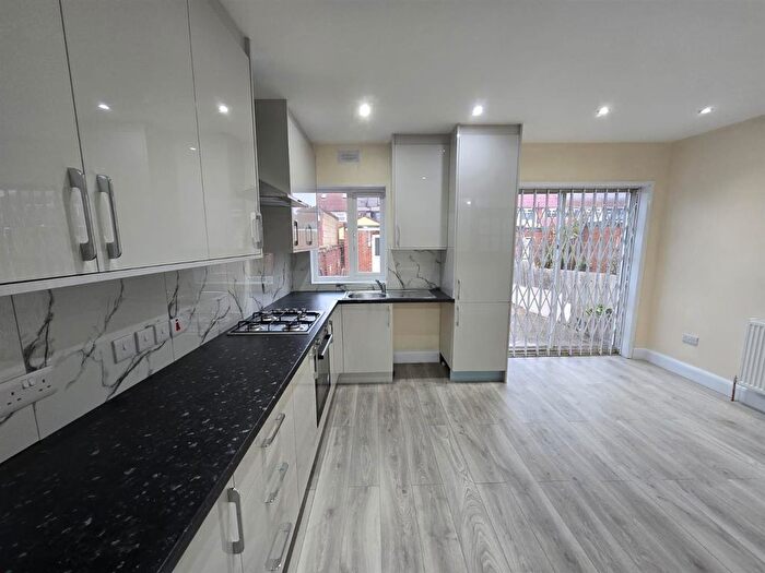 4 Bedroom Terraced House To Rent In St. Peters Road, Southall, UB1