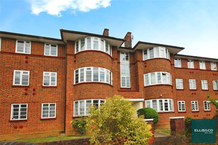 2 Bedroom Flat For Sale In Beaufort Park, Hampstead Garden Suburb, NW11