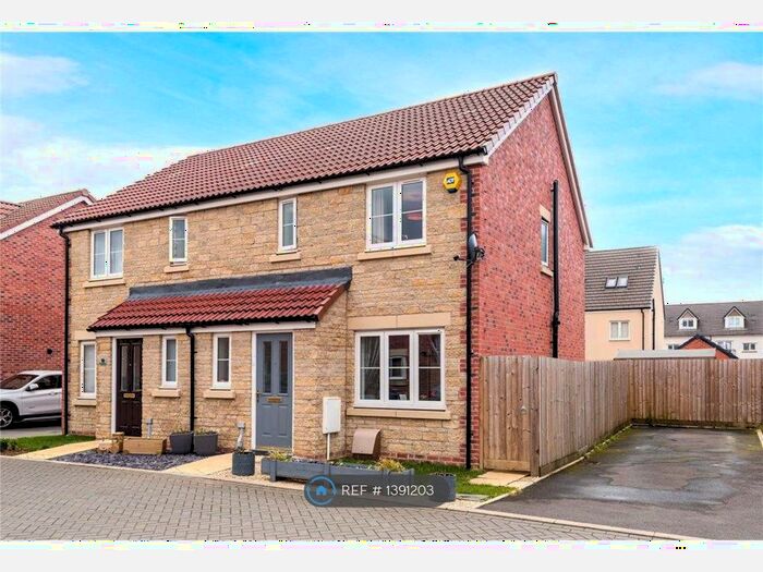 3 Bedroom Semi-Detached House To Rent In Wincombe Road, Coate, Swindon, SN3