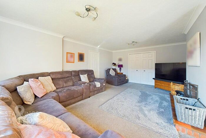 4 Bedroom Detached House For Sale In Church Meadow, Alpington, Norwich, NR14