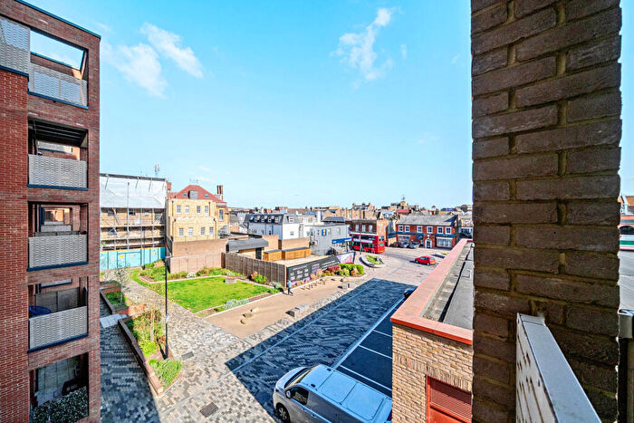 2 Bedroom House For Sale In Brewers Square, Dartford, Kent, DA1