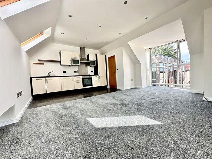 2 Bedroom Flat To Rent In Upper Carr Lane, Calverley, LS28
