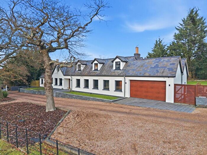 5 Bedroom Detached House For Sale In Theydon Mount, Epping, CM16