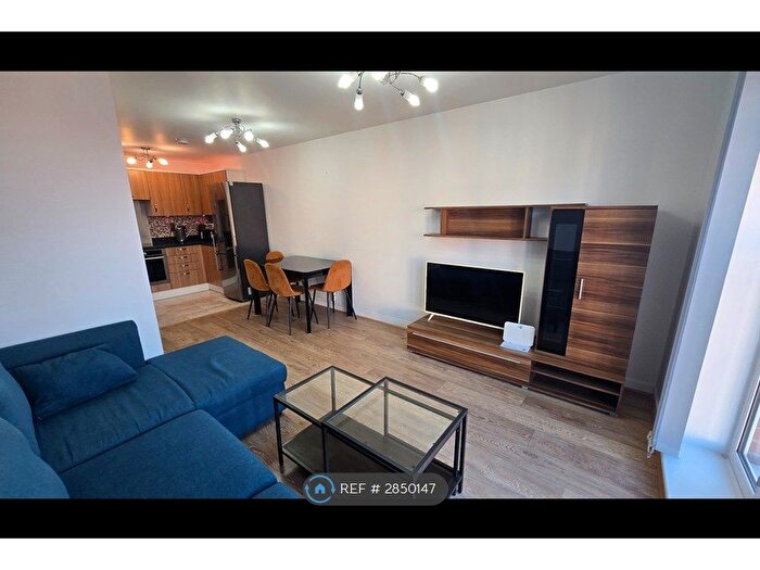 1 Bedroom Flat To Rent In Field House, Morden, SM4