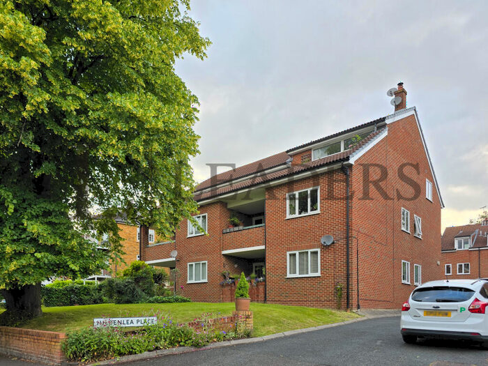 3 Bedroom Apartment To Rent In Hildenlea Place, Shortlands, BR2