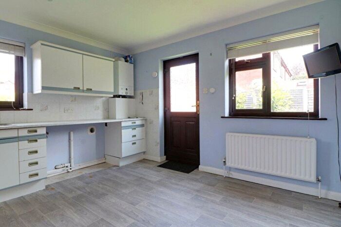 2 Bedroom Bungalow For Sale In Blacksmiths Close, Barrow-upon-Humber, Lincolnshire, DN19