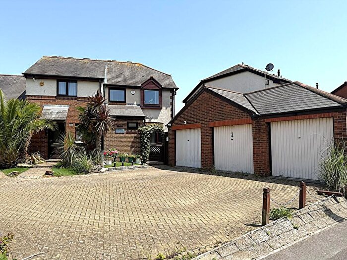 3 Bedroom End Of Terrace House For Sale In Vallis Close, Baiter Park, Poole, BH15