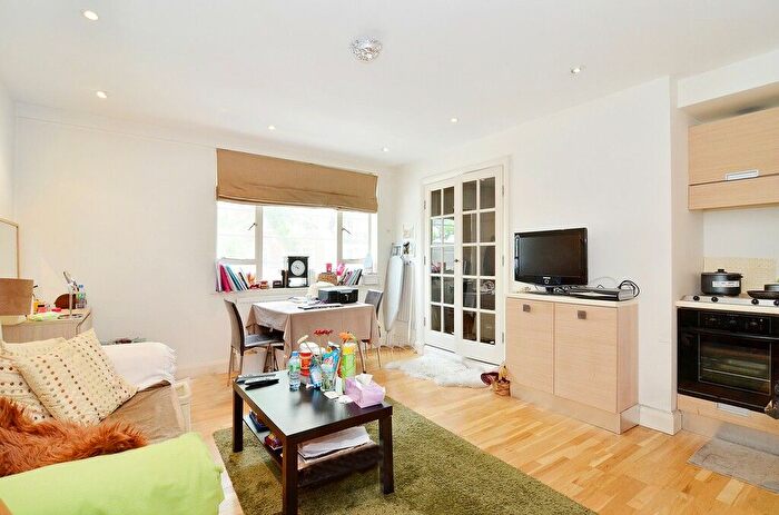 1 Bedroom Flat To Rent In Sloane Avenue, Chelsea, SW3