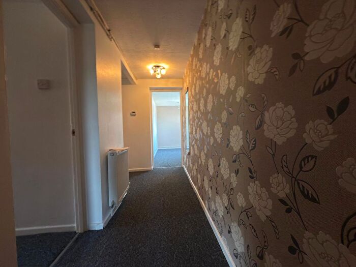 2 Bedroom Flat To Rent In Bonnick Close, Luton, LU1