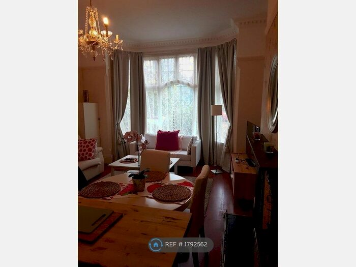 2 Bedroom Flat To Rent In London Road, Leicester, LE2