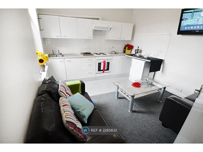 3 Bedroom Flat To Rent In Ecclesall Road, Sheffield, S11