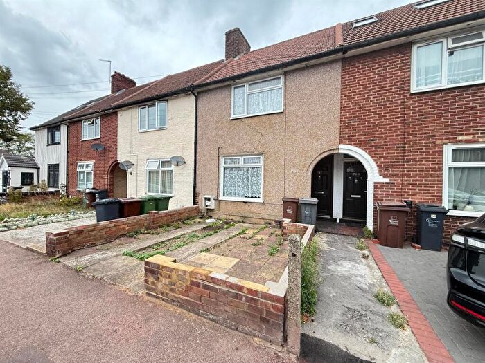 2 Bedroom House For Sale In Green Lane, Dagenham, RM8