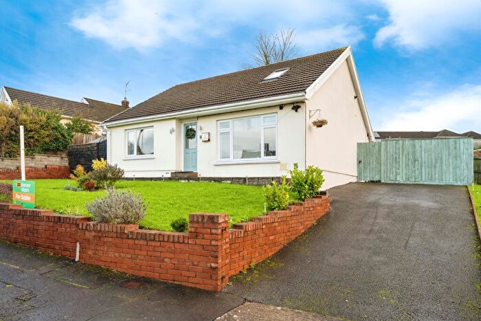3 Bedroom Detached Bungalow For Sale In Glanbran Road, Birchgrove, Swansea, SA7