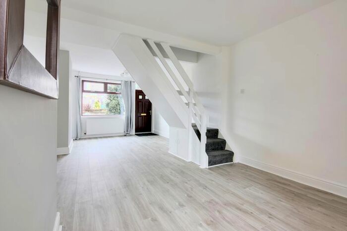 2 Bedroom Property To Rent In Brook Terrace, Runcorn, WA7