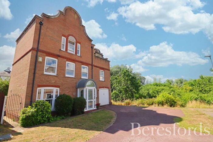 4 Bedroom Detached House For Sale In Drywoods, South Woodham Ferrers, CM3