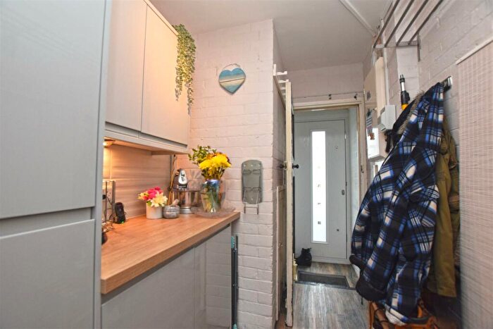 3 Bedroom Town House For Sale In Rosthwaite Close, Middleton, Manchester, M24