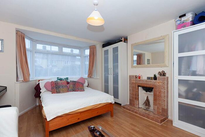 1 Bedroom Flat To Rent In Lewell Avenue, Oxford, OX3