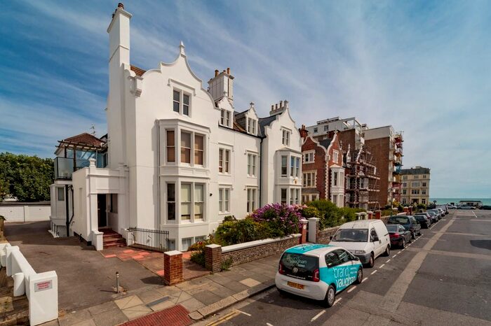 2 Bedroom Flat To Rent In Medina Villas, Hove, BN3