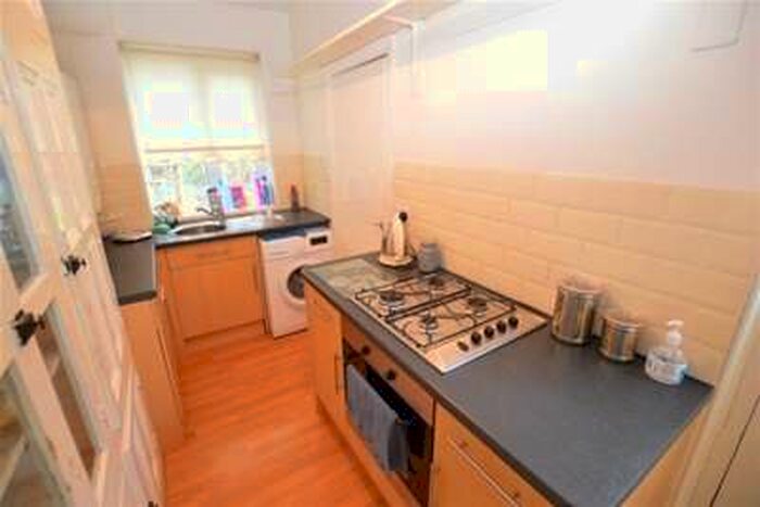 2 Bedroom Flat To Rent In Linden Avenue, Woodseats, S8