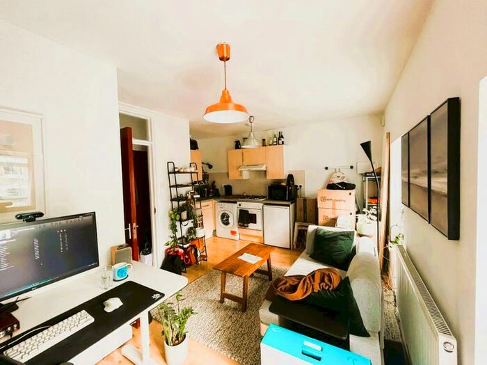 Flat To Rent In Berriman Road, London, N7