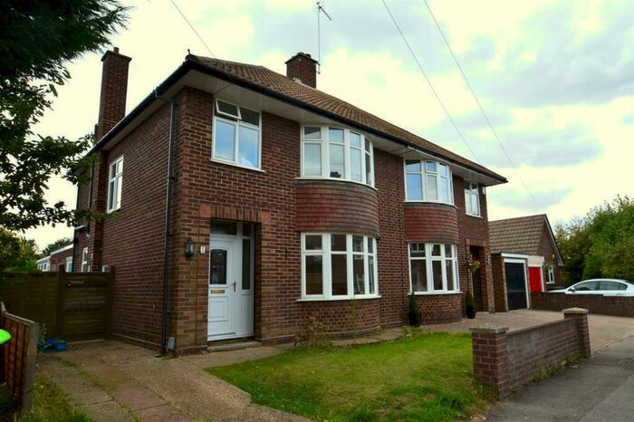 3 Bedroom Semi-Detached House To Rent In Randwell Close, Ipswich, IP4