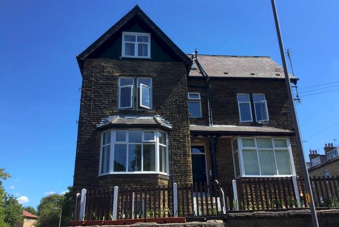 1 Bedroom Flat To Rent In Carr Lane, Shipley, BD18