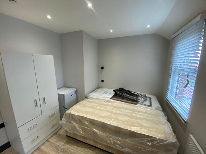 1 Bedroom Flat To Rent In Whitley Wood Road, Reading, RG2