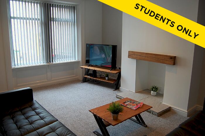 4 Bedroom Terraced House To Rent In Prince Street, Huddersfield, West Yorkshire, HD4