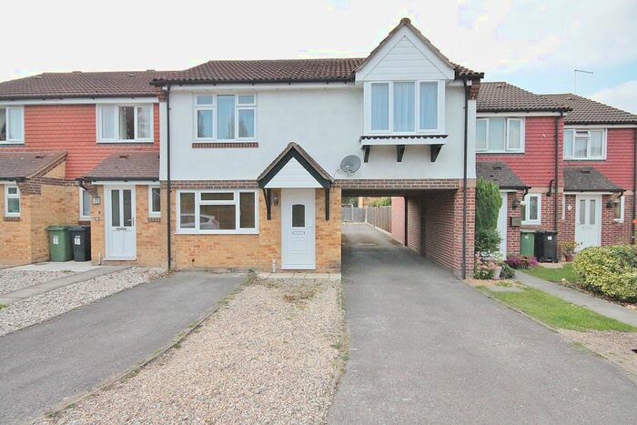 2 Bedroom Maisonette To Rent In Hamble Road, Didcot, OX11