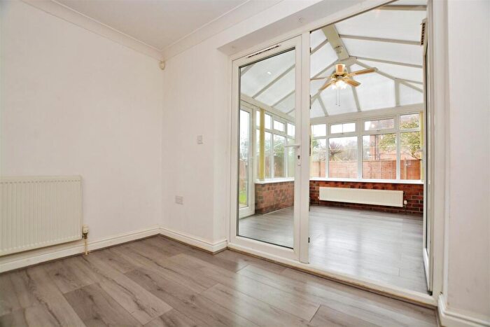 2 Bedroom Semi-Detached House For Sale In Sandpiper Way, Barton-Upon-Humber, DN18