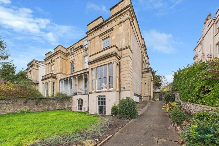 3 Bedroom Apartment To Rent In Cotham Road, Bristol, BS6