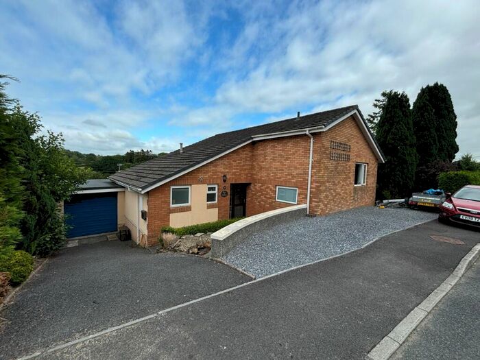 5 Bedroom Detached House For Sale In Bronwydd, Carmarthen, SA33