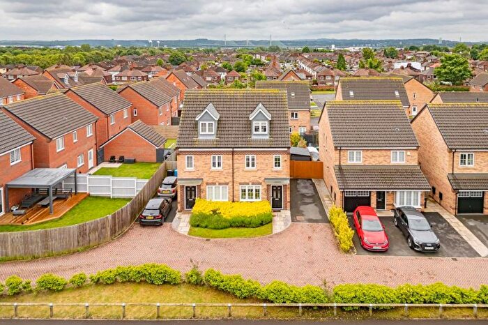 3 Bedroom Semi-Detached House For Sale In St. Peters Walk, Widnes, WA8