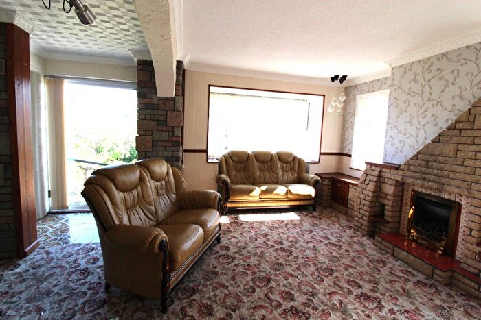 2 Bedroom Semi-Detached Bungalow For Sale In Glamis Road, Leyland, Lancashire, PR25