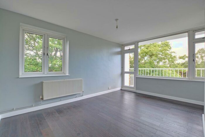 2 Bedroom Apartment To Rent In Casterbridge Road, London, SE3