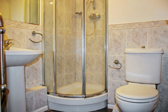 1 Bedroom Apartment To Rent In Woodlands Road, Witney, Oxfordshire, OX28