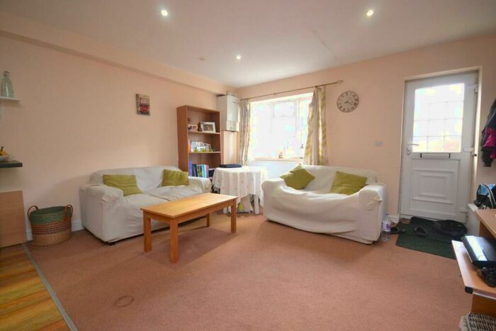 1 Bedroom Flat To Rent In Prospect Street, Caversham, RG4