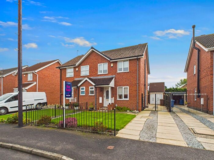3 Bedroom Semi-Detached House For Sale In The Meadows, Dunswell, Hull, HU6