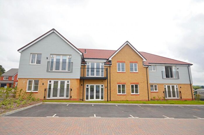 2 Bedroom Flat To Rent In Sinclair Drive, Pulborough, RH20