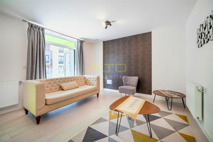 2 Bedroom Flat To Rent In Falcondale Court, Park Royal, London, NW10