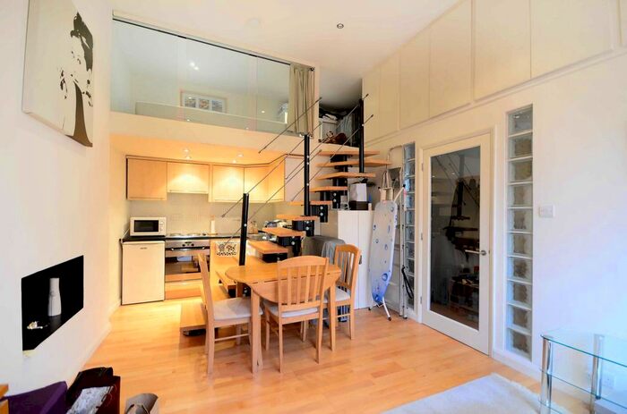 Studio To Rent In Sinclair Gardens, Brook Green, London, W14