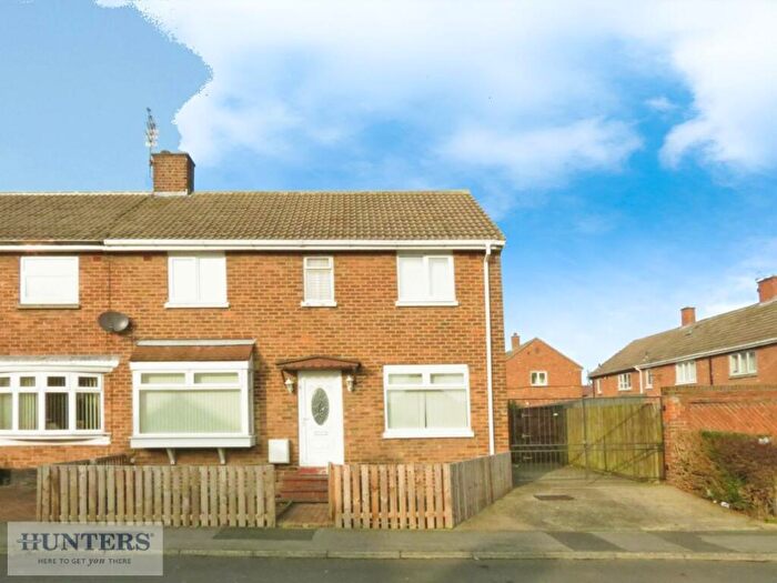 4 Bedroom Semi-Detached House To Rent In Newark Close, Peterlee, Durham, SR8