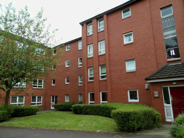 2 Bedroom Flat To Rent In Holmlea Road, Cathcart, G44
